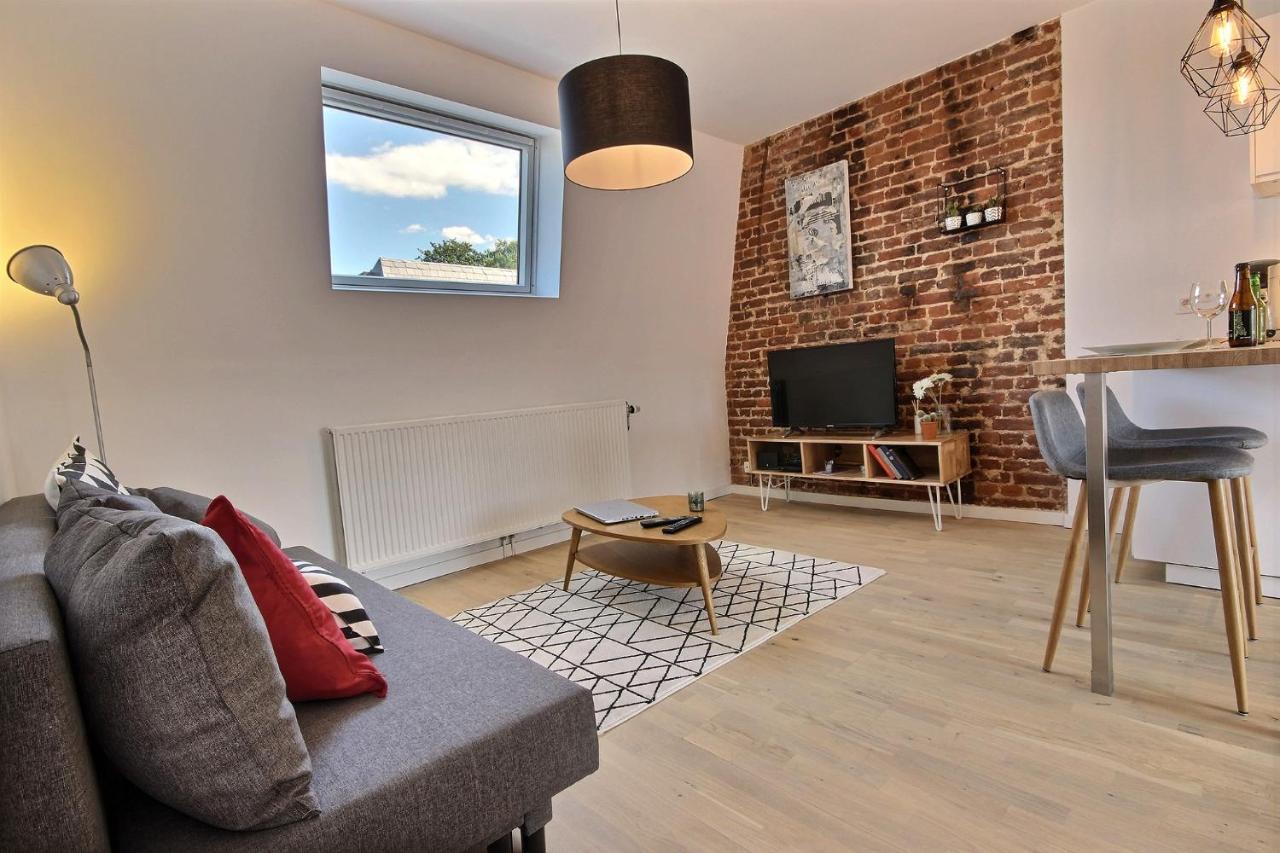 Apartment Gats Place